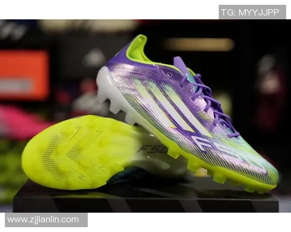 球星穿AG足球鞋展现速度与力量引领足球潮流新趋势