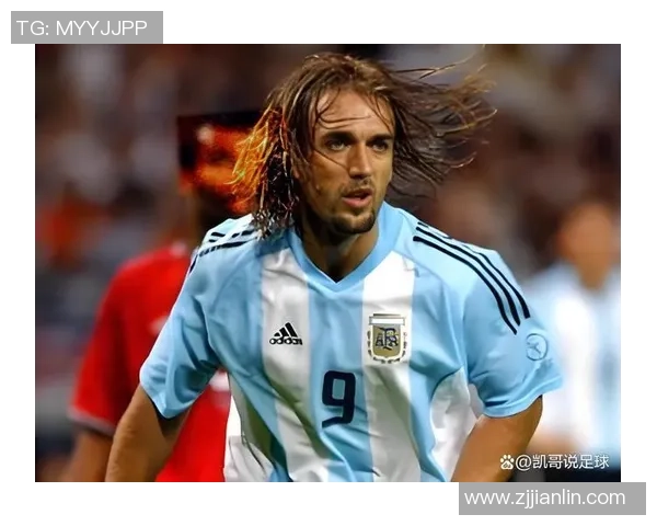 足球传奇逐一离世 球迷心中永远的怀念与悲痛 足球传奇逐一离世 球迷心中永远的怀念与悲痛