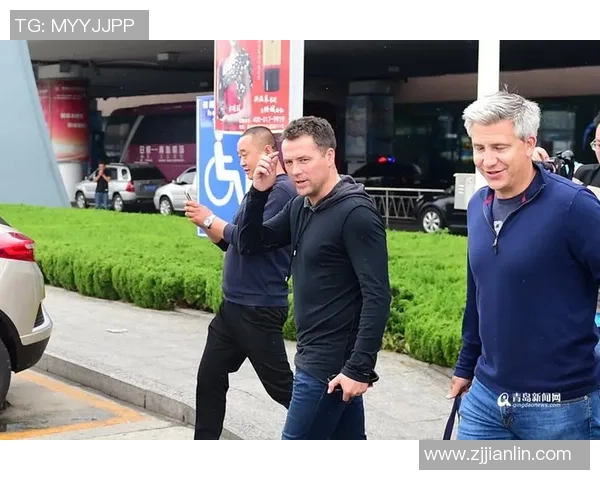 足球巨星亲签战靴亮相 全球球迷争相收藏的运动潮品背后故事