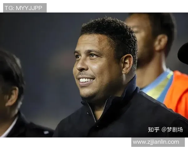 足球球星与外星人相似之处揭秘 这些球员的神奇技艺超越地球极限